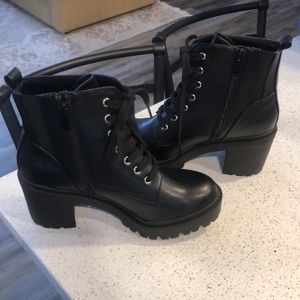 NWT Torrid 8.5WW Combat Heeled Boots